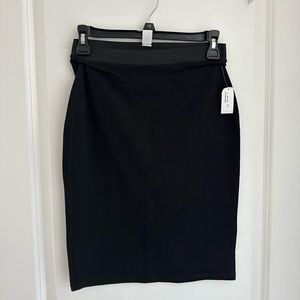 Black bodycon pencil skirt